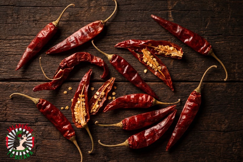 Chile de árbol Tajín — pequeño, rojo brillante y bien picante