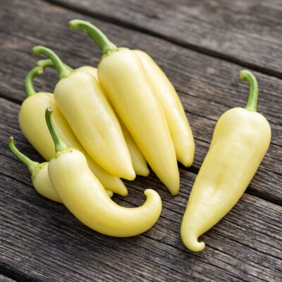 Chiles güeros frescos cultivados en España — chile caribe amarillo pálido